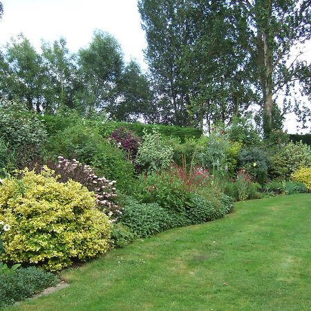 Lime Trees Farm Panzió Bicester Kültér fotó